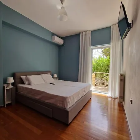 Portside * Eretria (Evia)